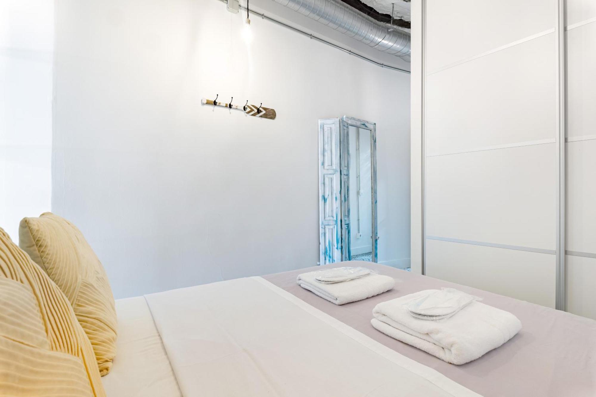 Vintage Apartment Near Puerta Del Sol Madrid Ngoại thất bức ảnh
